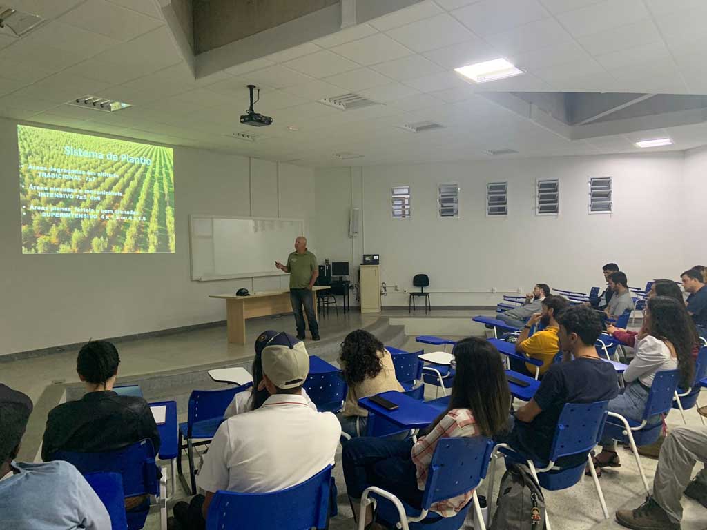 Nova Olivicultura do Brasil Universidade de Viçosa Minas Gerais